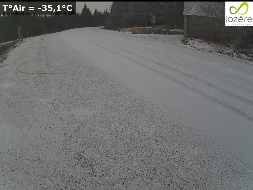 Météo : la neige tombe ce jeudi en Occitanie, les images en Lozère
