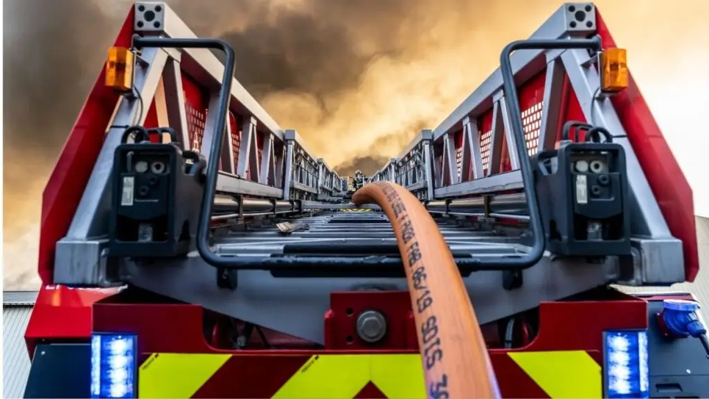 Près d’Alès : un hangar agricole en proie aux flammes ce vendredi soir