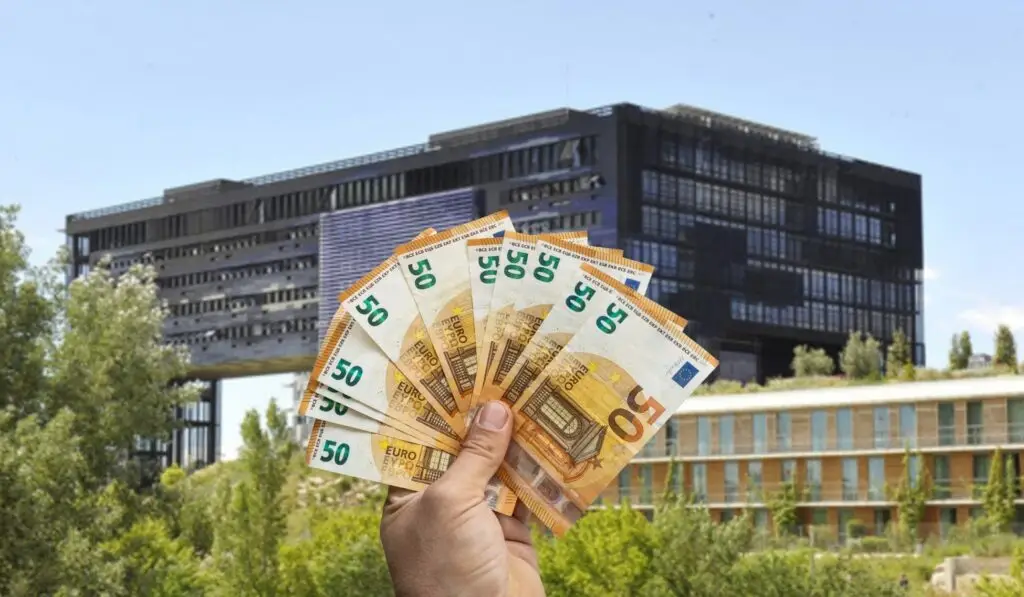 Perquisition à la mairie de Montpellier : enquête sur des agents sans affectation et des soupçons de détournement de fonds publics.