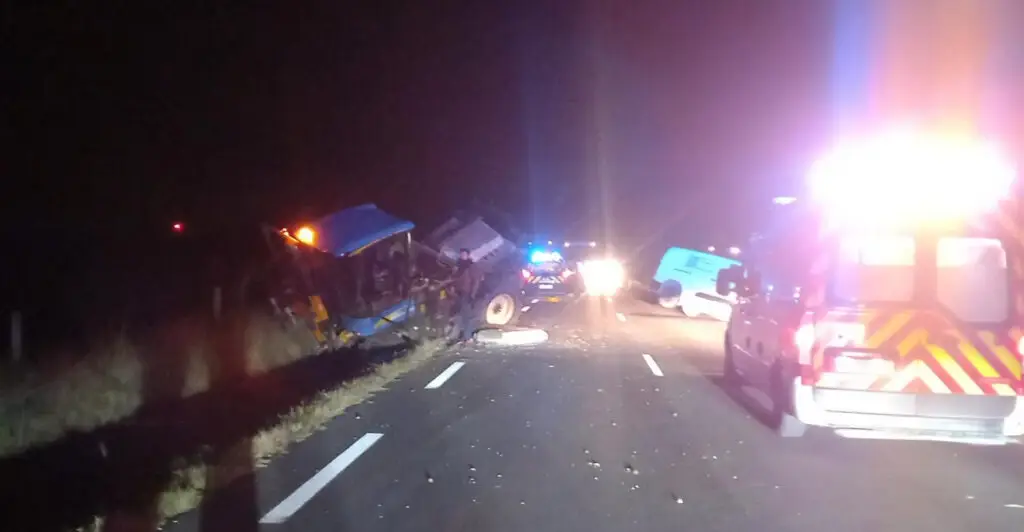 Gard : nouvel accident grave près de Nîmes, un engin agricole violemment percuté