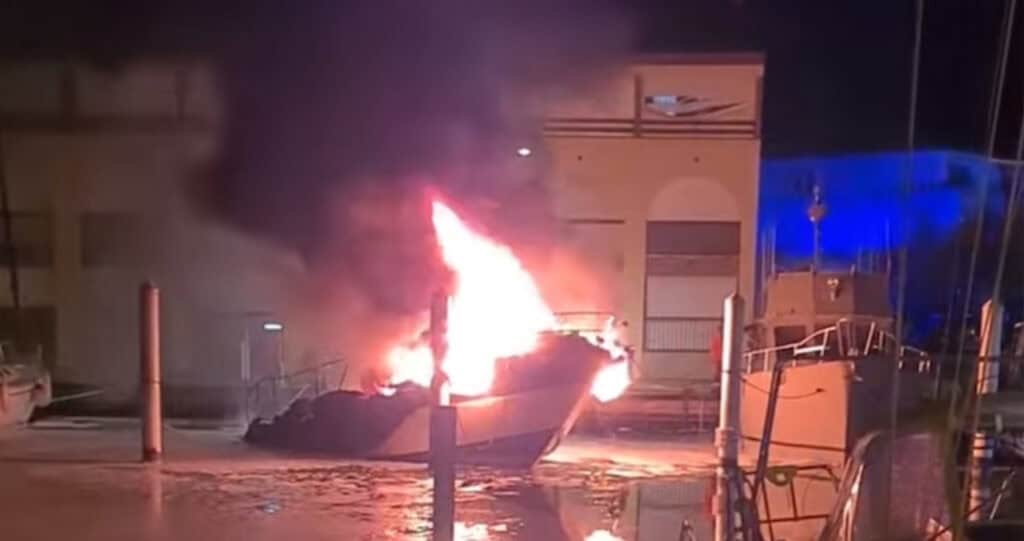 Hérault : plusieurs bateaux en feu dans le port de Carnon