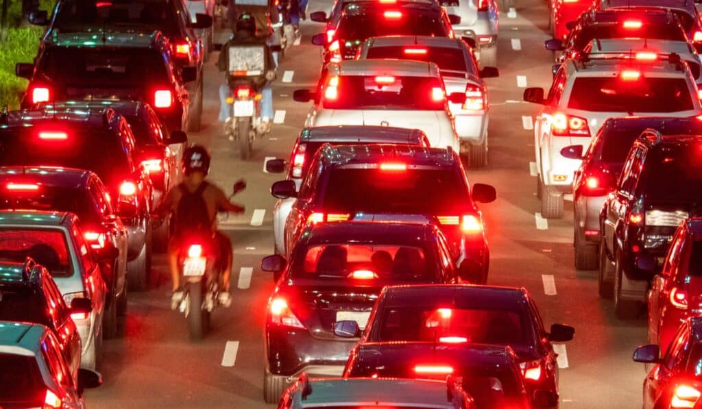 Deux-roues : la circulation en interfiles légalisée