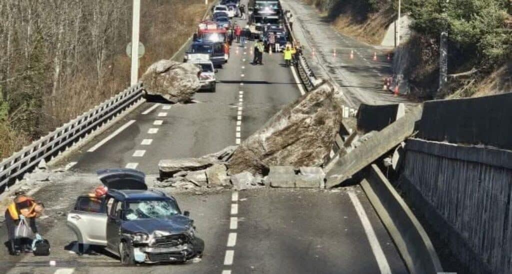 France : éboulement impressionnant sur la RN90, l’accès aux stations de la Tarentaise perturbé