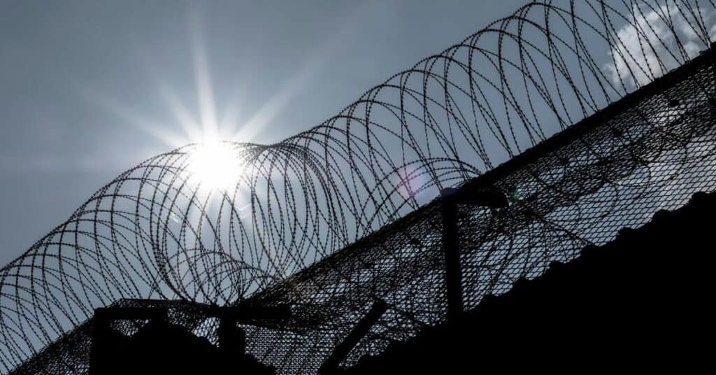 Hérault : menaces au couteau et violences conjugales, un homme condamné à cinq ans de prison