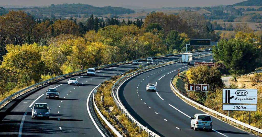 Vinci Autoroutes : un trafic dense attendu ce week-end sur les autoroutes