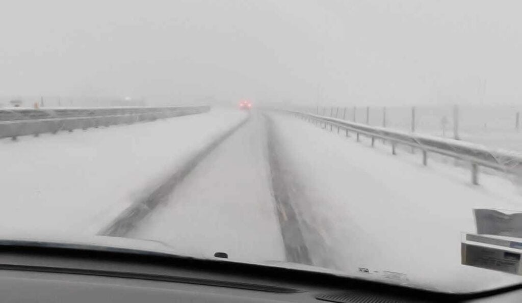 Météo en Occitanie : neige en cours sur l’autoroute A75, prudence