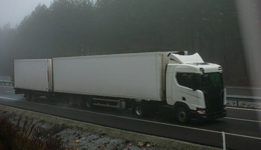 Des méga-camions pourraient bientôt rouler sur nos routes ?