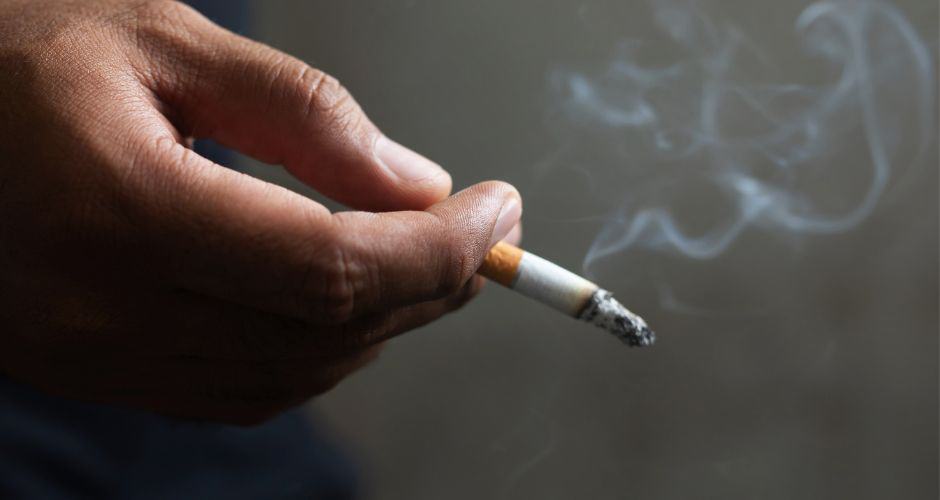 Cigarette : plages, parcs, jardins publics… fumer sera interdit dès le 1er juillet 2025