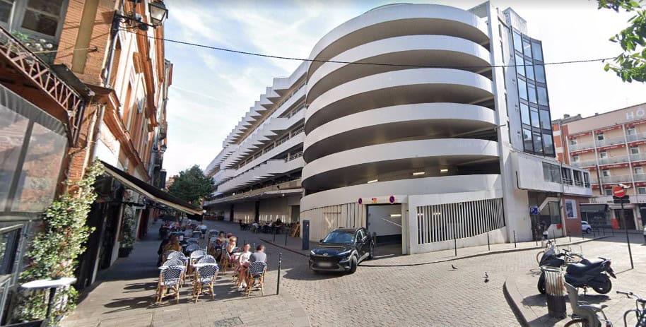 Toulouse : un homme meurt après une chute de plusieurs étages d’un parking