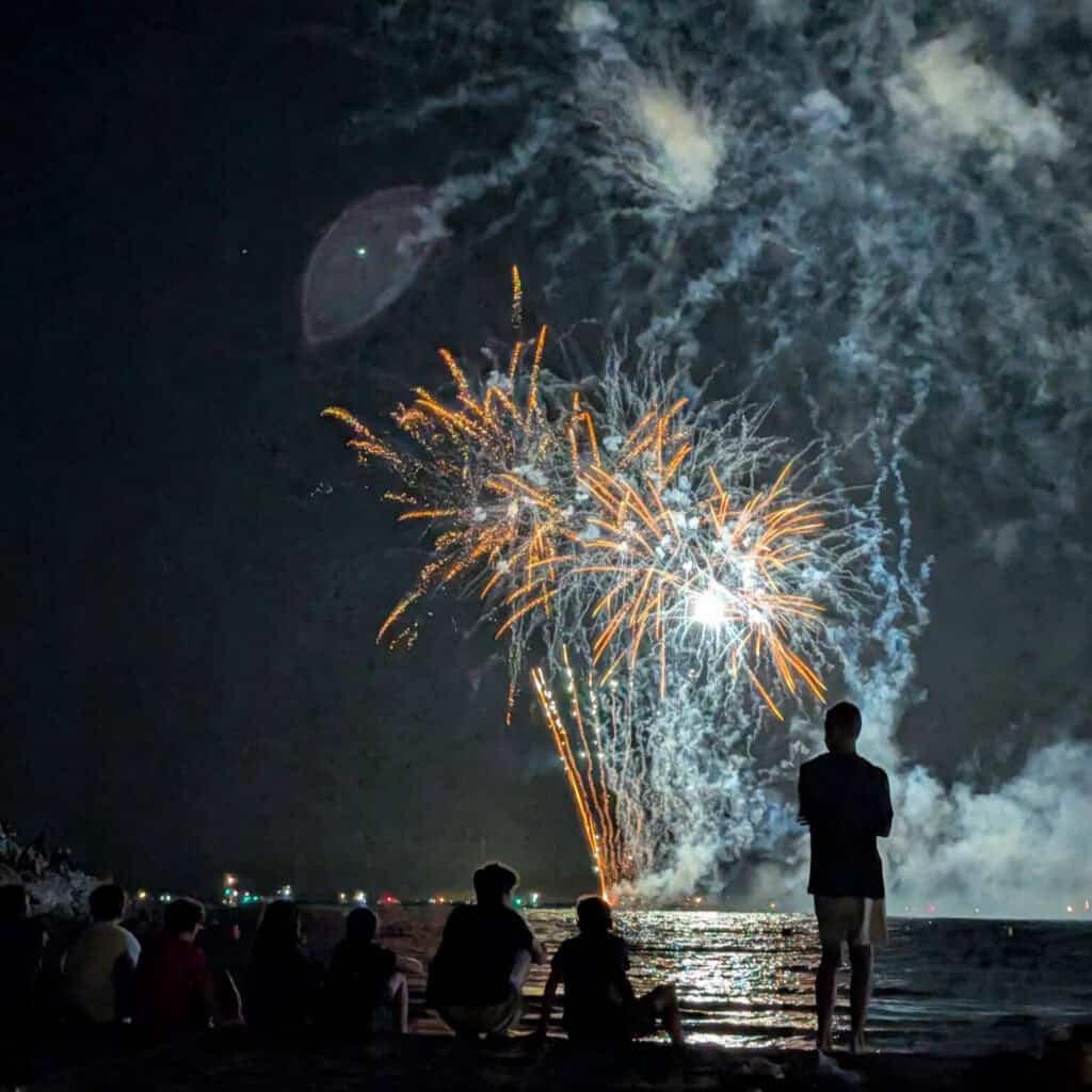 La Grande-Motte : feu d’artifice et magie immersive ce vendredi soir