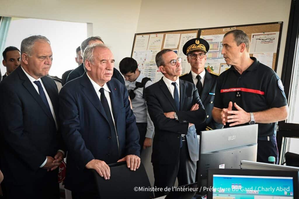 Nîmes : F.Bayrou annonce la commande de deux Canadair supplémentaires