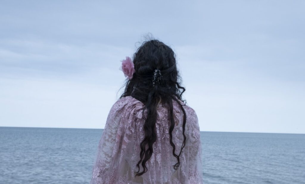 Camargue : une expo sur « Sara la Noire », sainte vénérée par le peuple tsigane aux Saintes-Maries-de-la-Mer