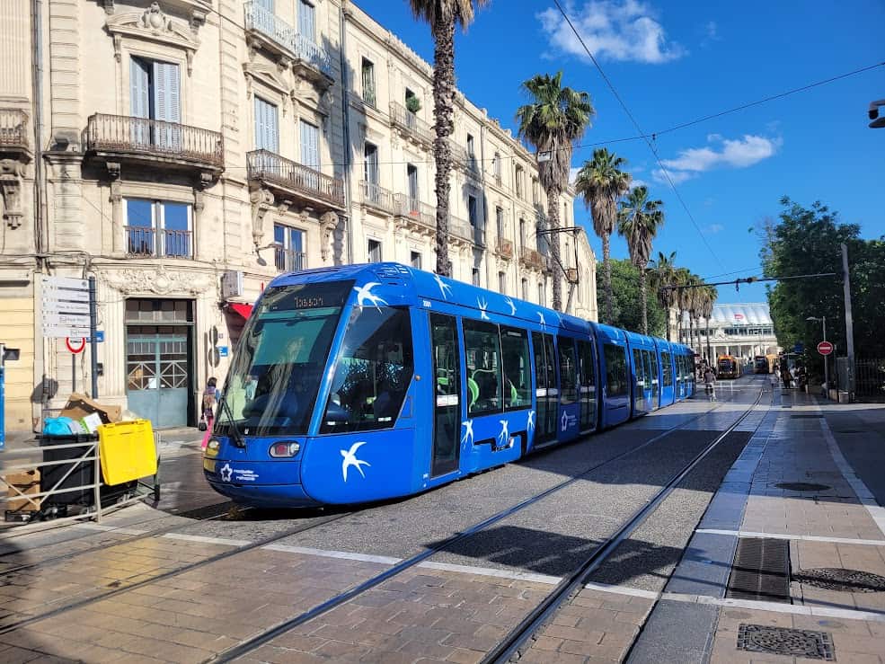 Montpellier : un adolescent agressé en plein jour par quatre mineurs dans le tramway