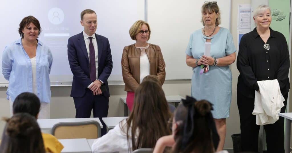 Pyrénées-Orientales : PC, livret anti-harcèlement, kit « premières règles », des mesures concrètes pour les collégiens