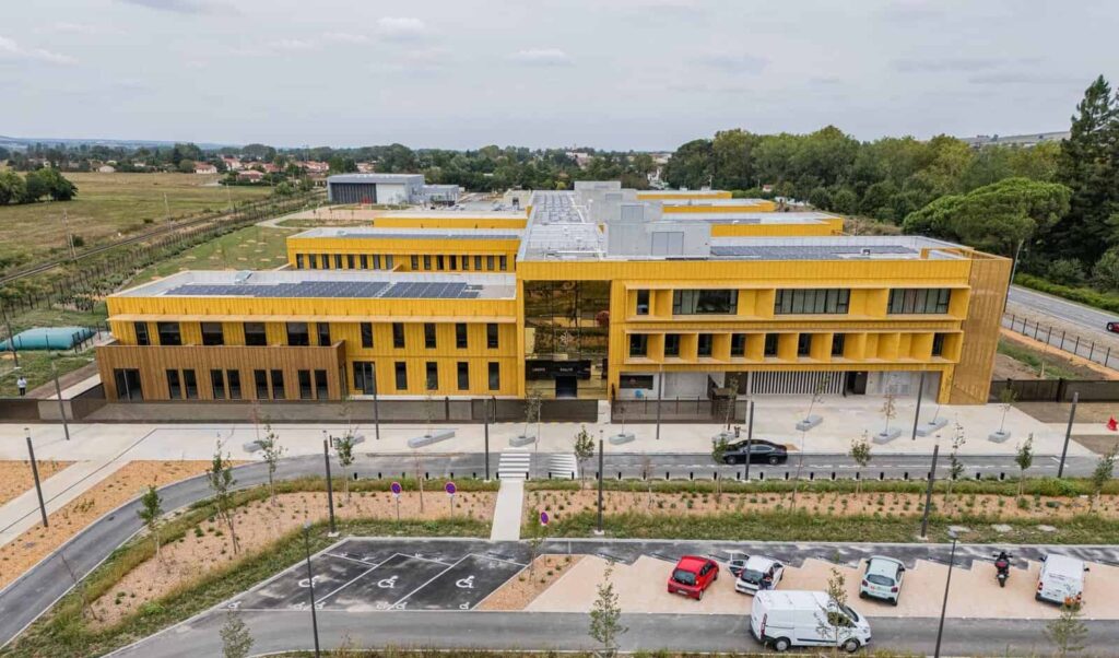 Occitanie : un lycée flambant neuf a ouvert ses portes