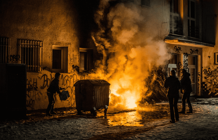 Montpellier : incendie nocturne de conteneurs, deux jeunes interpellés
