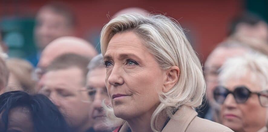 Marine Le Pen sera présente aux obsèques de Brigitte Bardot
