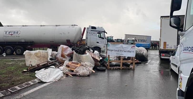Mouvement agricole : le trafic paralysé sur plusieurs axes autoroutiers