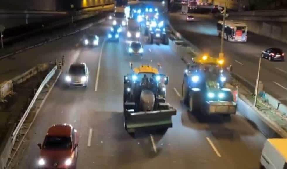 Plus de 300 tracteurs sont entrés ce matin à Paris
