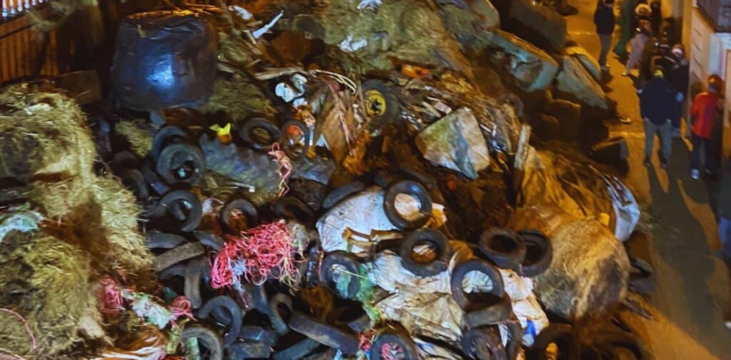 Occitanie : des agriculteurs déversent 113 bennes de déchets