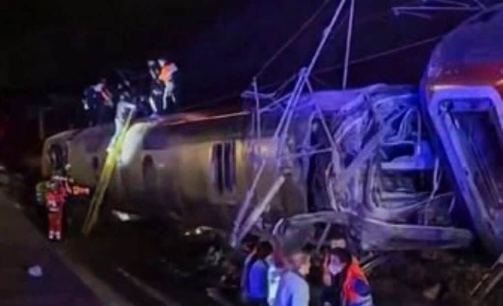 Collision entre deux trains en Espagne, 39 morts