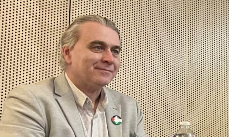 Nîmes : cadeaux, voyages, rémunération, l’Insoumis Pascal Dupretz veut « contrôler le pouvoir municipal »