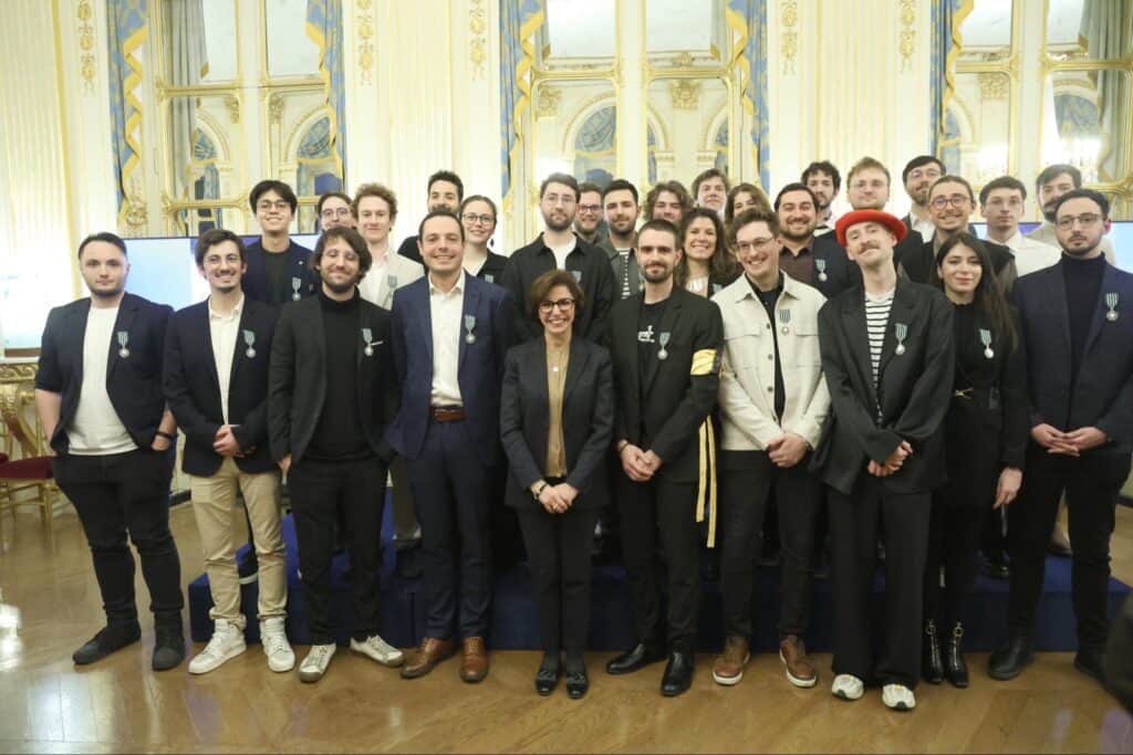 Montpellier : l’équipe du jeu Clair Obscur : Expedition 33 élevée au rang de chevalier de l’Ordre des Arts et des Lettres