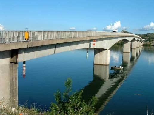 Gard : un homme saute d’un pont, il est secouru par les sapeurs-pompiers
