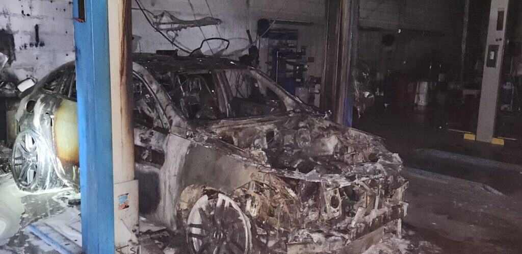 Gard : un incendie se déclare dans une concession automobile à Alès