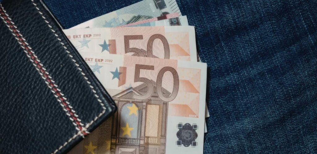 Occitanie : 850 euros de faux billets écoulés, un homme interpellé à Albi