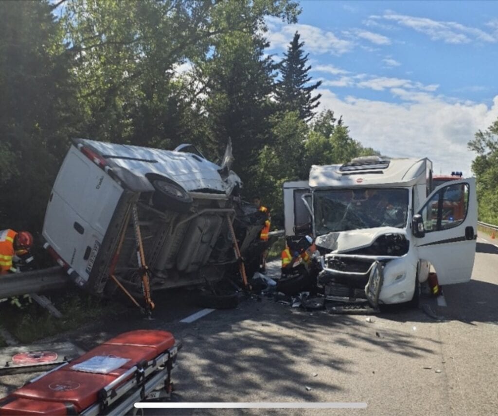 Gard : choc frontal entre un camping-car et un fourgon, deux blessés graves