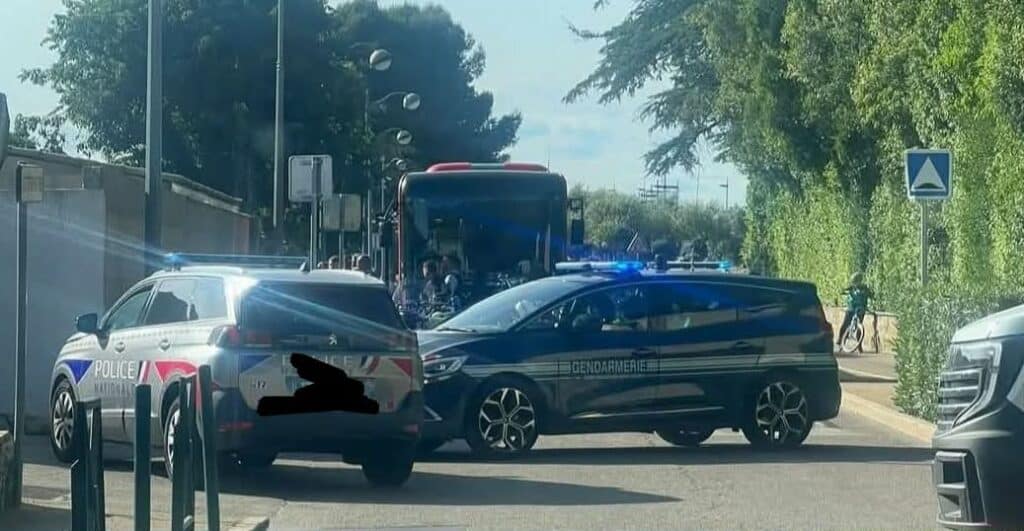 Aimargues : police et gendarmerie mobilisées autour d’un bus