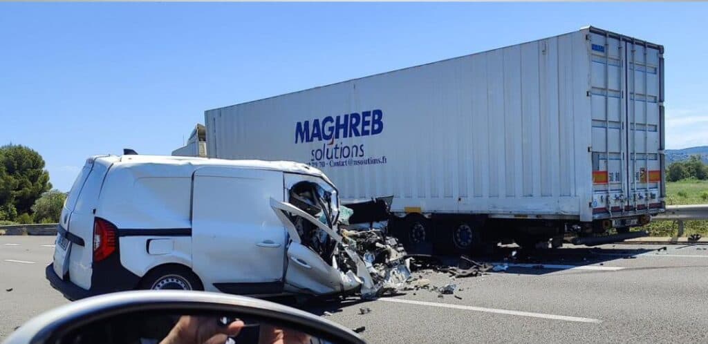 Autoroute A9 : accident entre un fourgon et un poids lourd, des ralentissements en cours